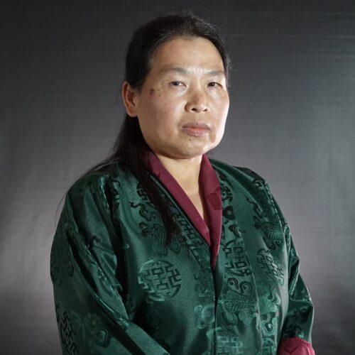 staffImage-1753088384116 staffImage-1753088384116